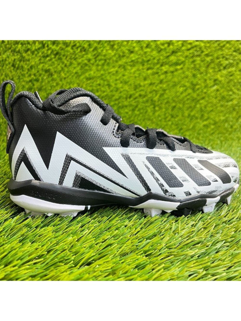 Adidas‎ Freak Spark Mid 23 Boys Size 12K Black White Running Football Cleats